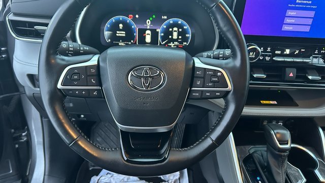 Used 2023 Toyota Highlander Limited image 23