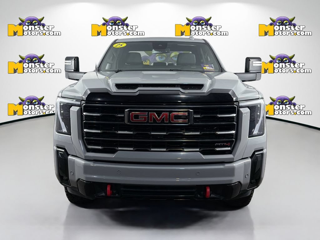 Used 2025 GMC Sierra 2500 AT4 AWD/4WD image 2