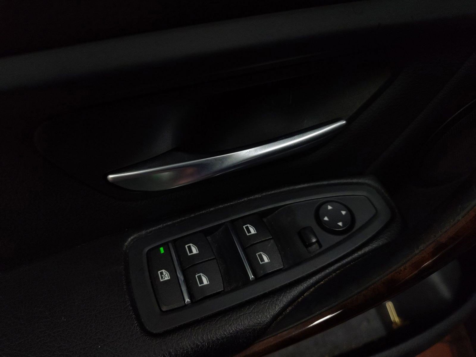 Used 2017 BMW 320i xDrive Sedan image 12