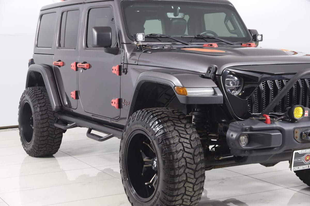 Used 2018 Jeep Wrangler Unlimited Rubicon w/ Dual Top Group AWD/4WD image 42