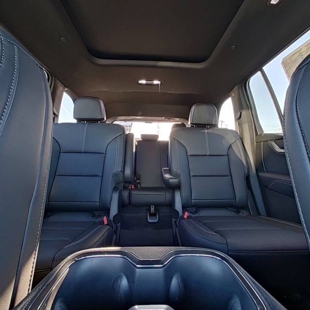 New 2026 GMC Acadia Elevation w/ Elevation Premium Package FWD image 34