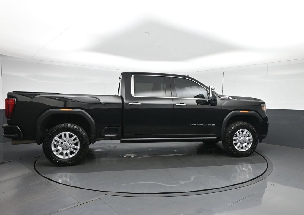 Used 2023 GMC Sierra 2500 Denali w/ Denali Black Diamond Edition AWD/4WD image 8