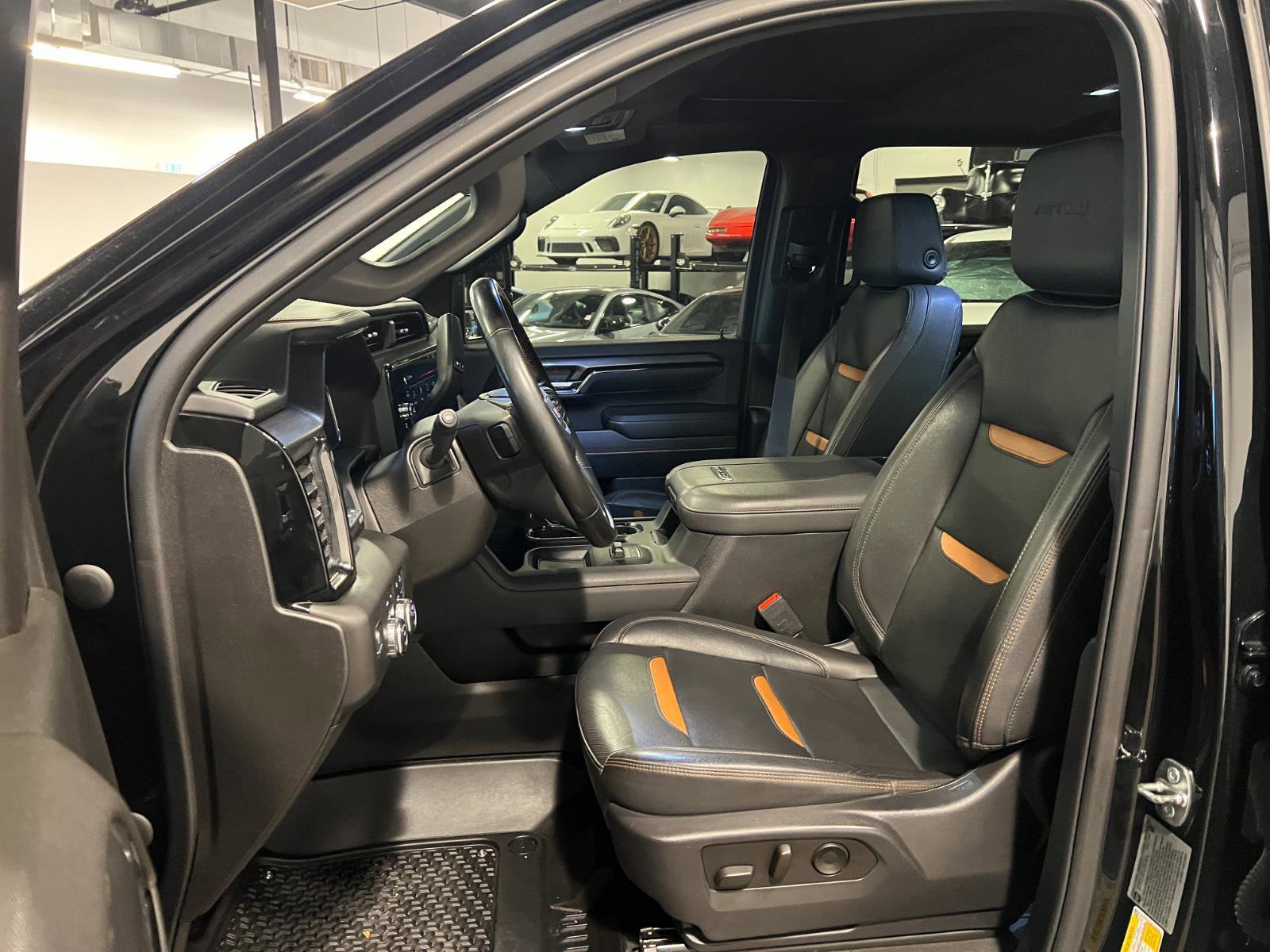 Used 2024 GMC Sierra 2500 AT4 w/ AT4 Premium Plus Package image 9