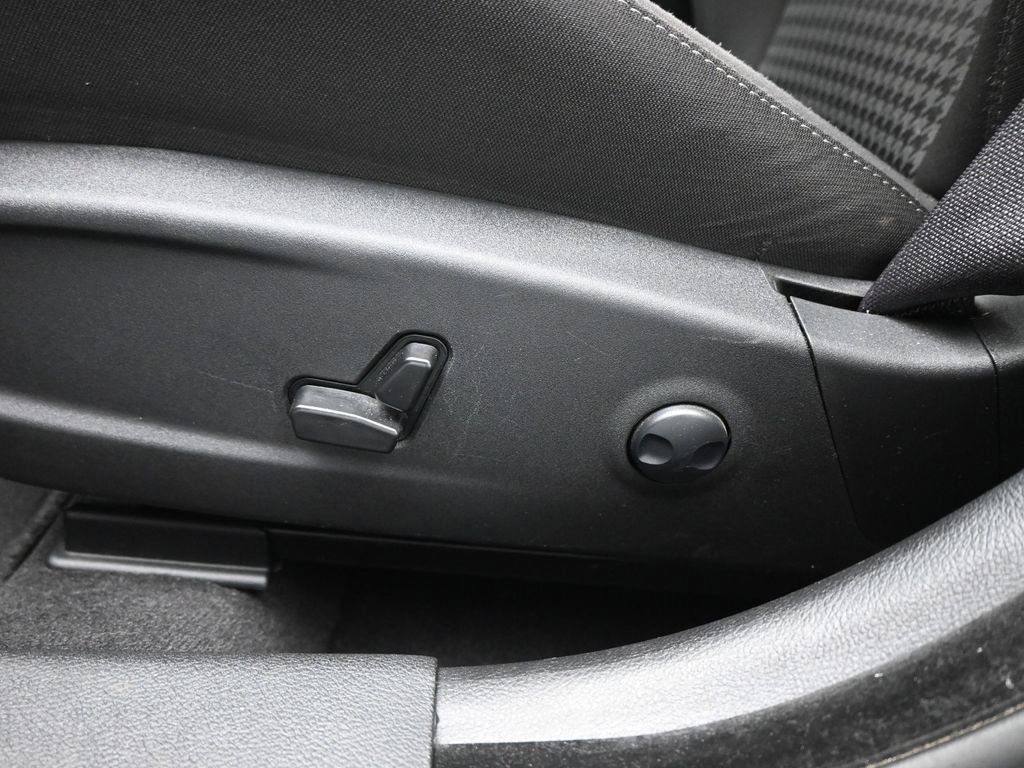 Used 2023 Dodge Charger GT w/ Blacktop Package image 11