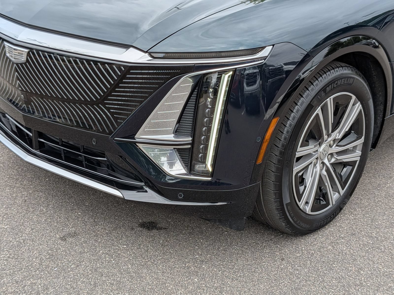 Used 2024 Cadillac Lyriq Luxury RWD image 9
