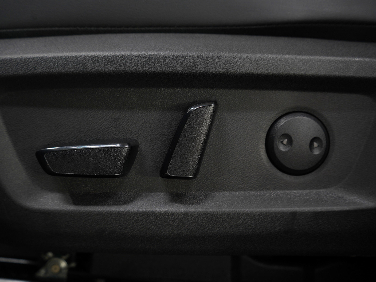 Used 2024 Nissan Rogue SV w/ SV Premium Package image 24