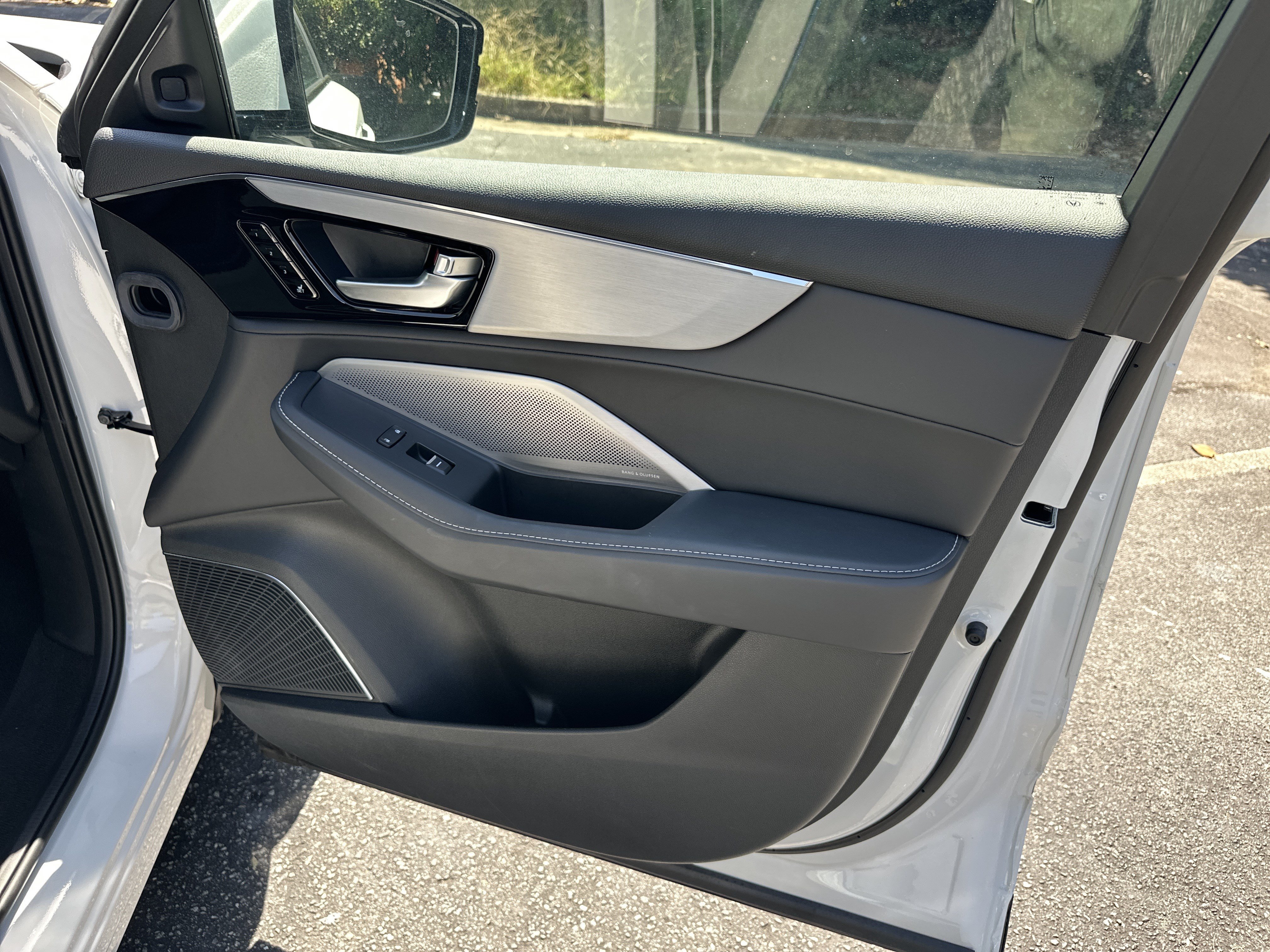 Certified 2026 Acura MDX w/ Technology Package FWD image 16
