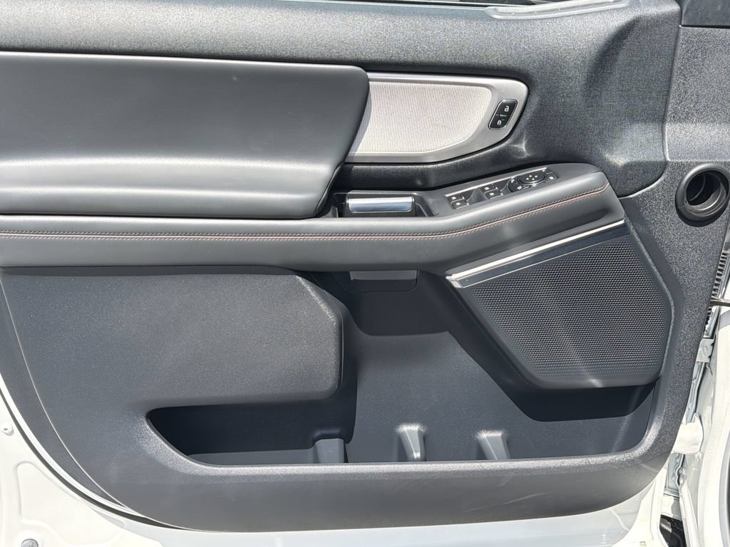Used 2025 Ford Expedition Max Active AWD/4WD image 10