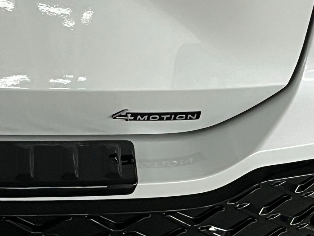 New 2025 Volkswagen Tiguan SE R-Line image 37