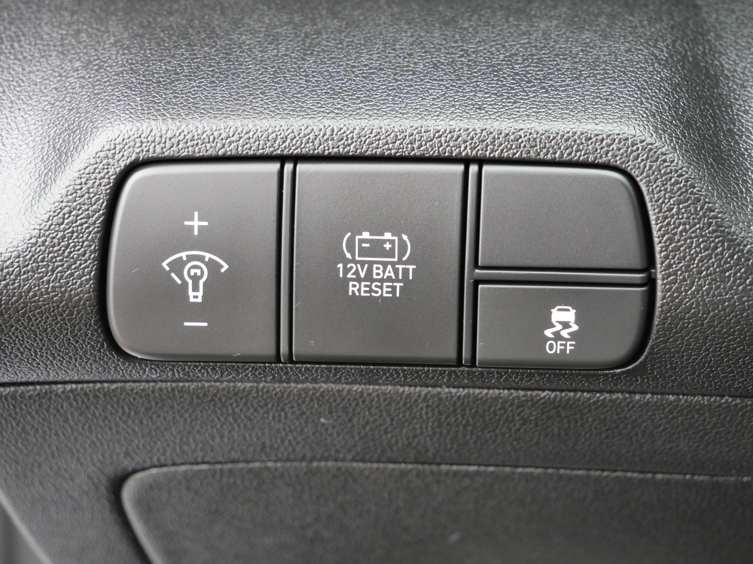 Used 2025 Hyundai Elantra SEL image 21