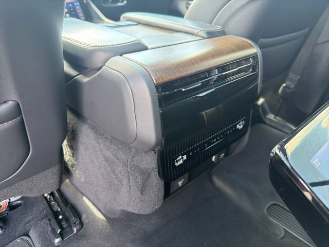 Used 2023 Jeep Grand Wagoneer Series II AWD/4WD image 31