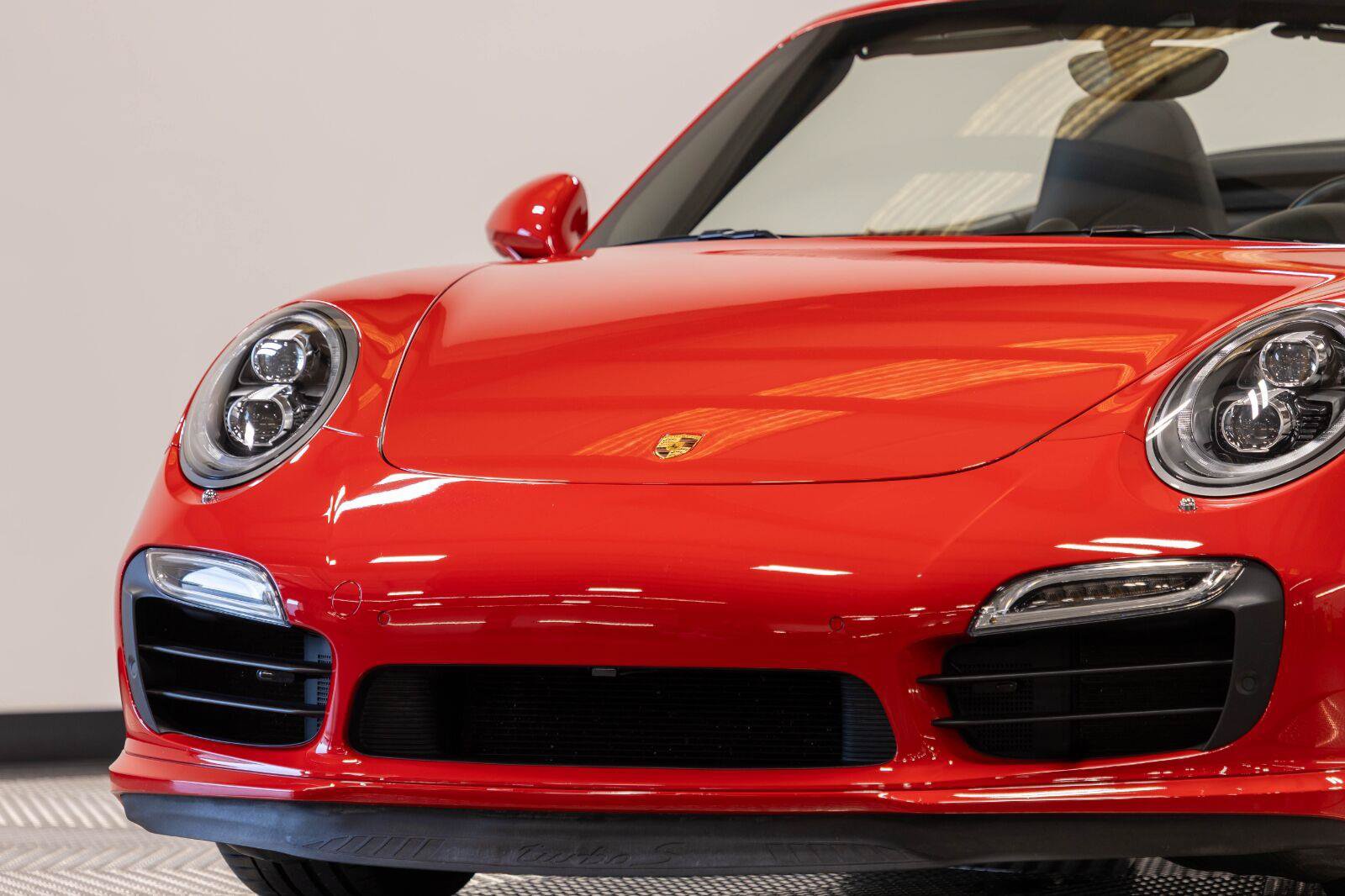 Used 2015 Porsche 911 Turbo S AWD/4WD image 8