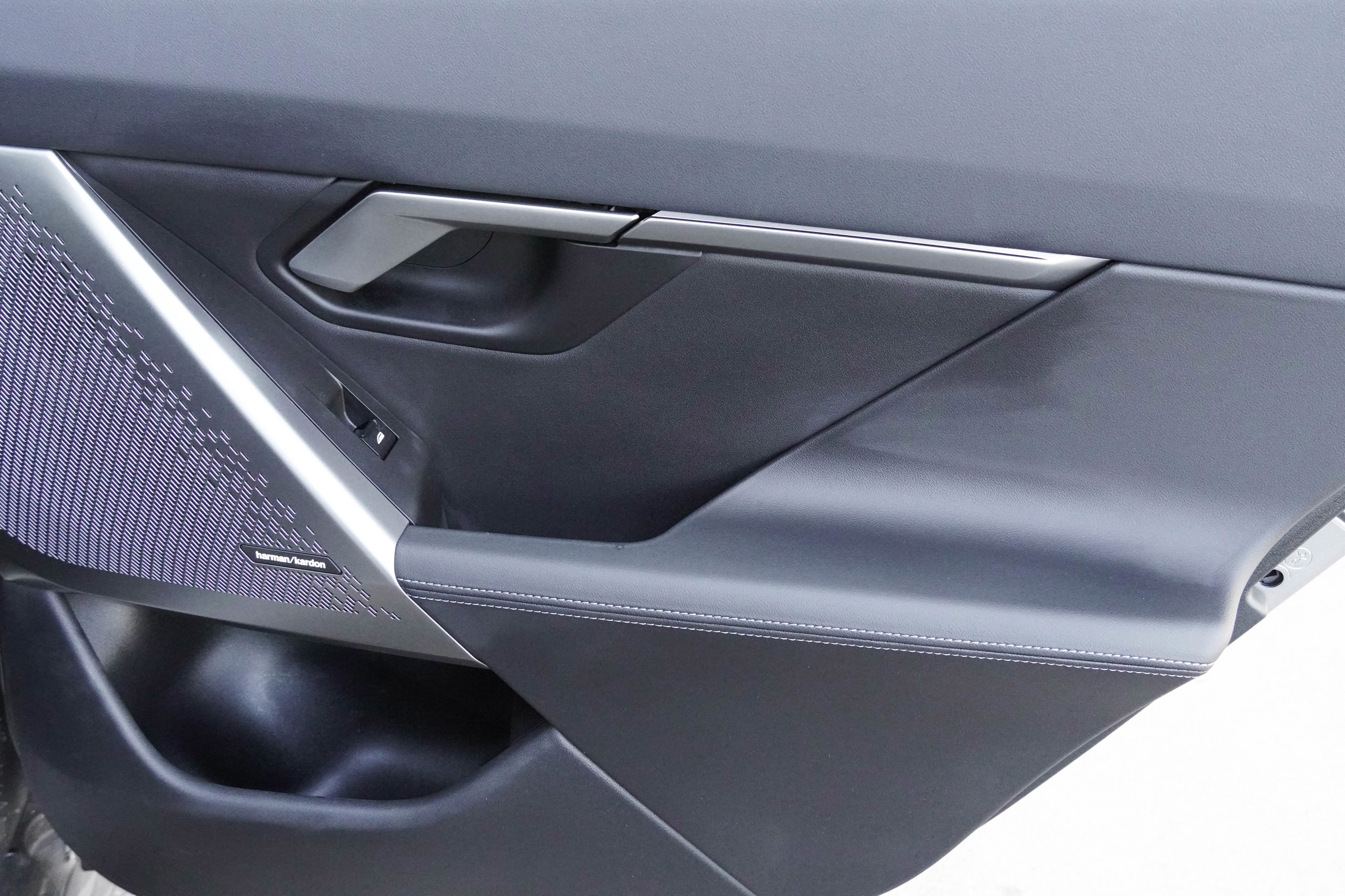 Certified 2025 BMW 530i RWD image 33
