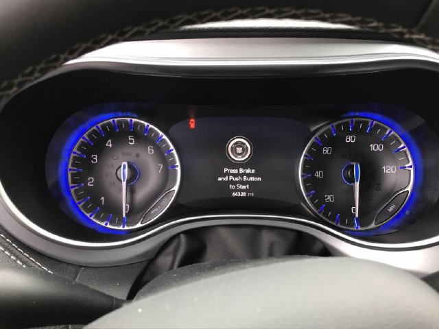Used 2025 Chrysler Pacifica Limited FWD image 8