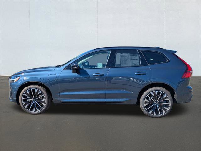New 2026 Volvo XC60 T8 Ultra w/ Climate Package PRO image 3