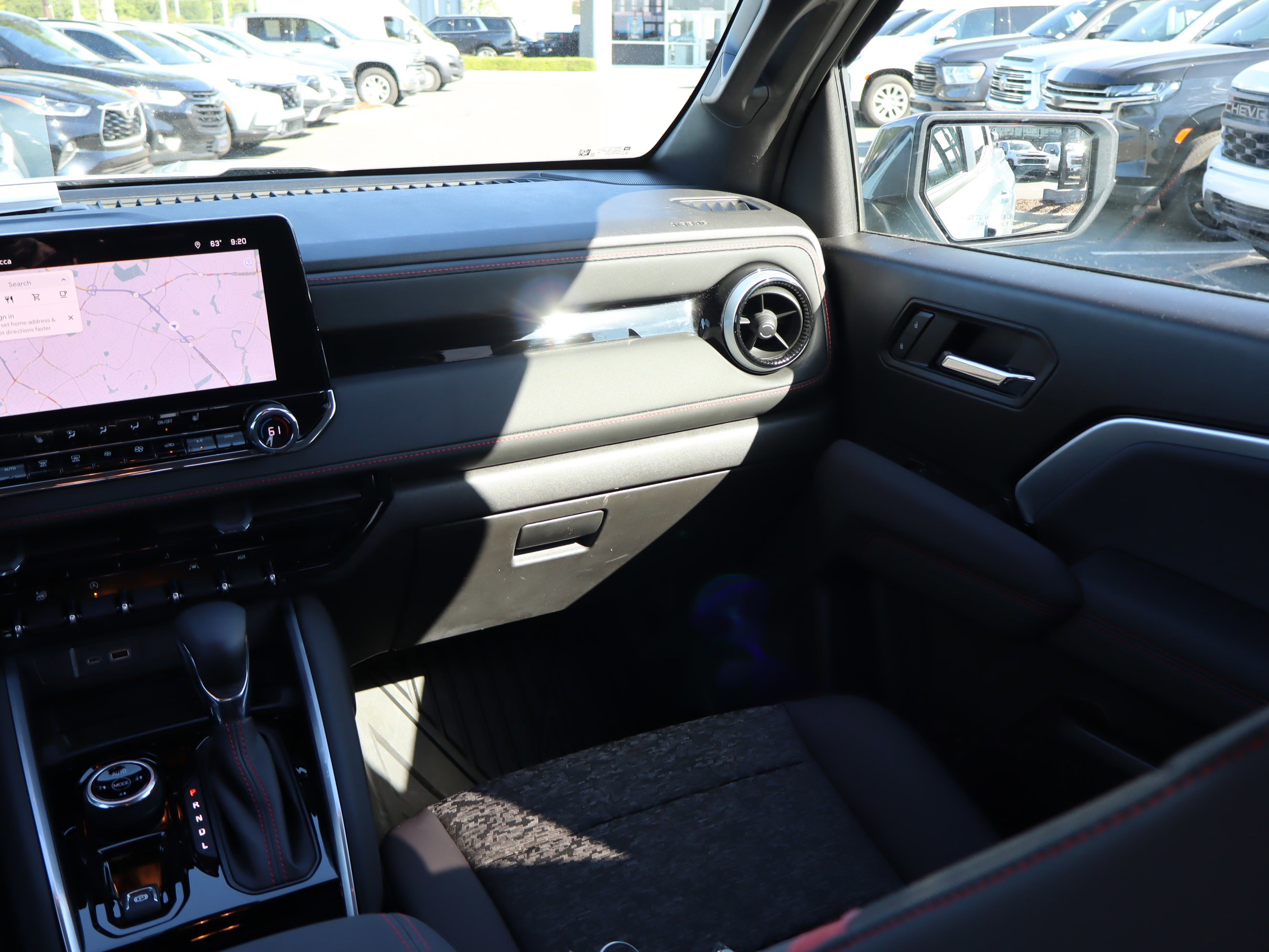 Used 2025 Chevrolet Colorado Z71 AWD/4WD image 15