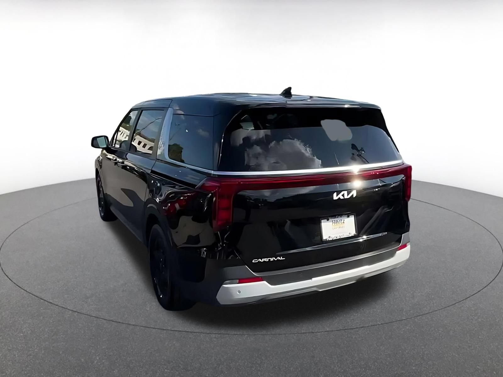 Used 2026 Kia Carnival FWD image 9