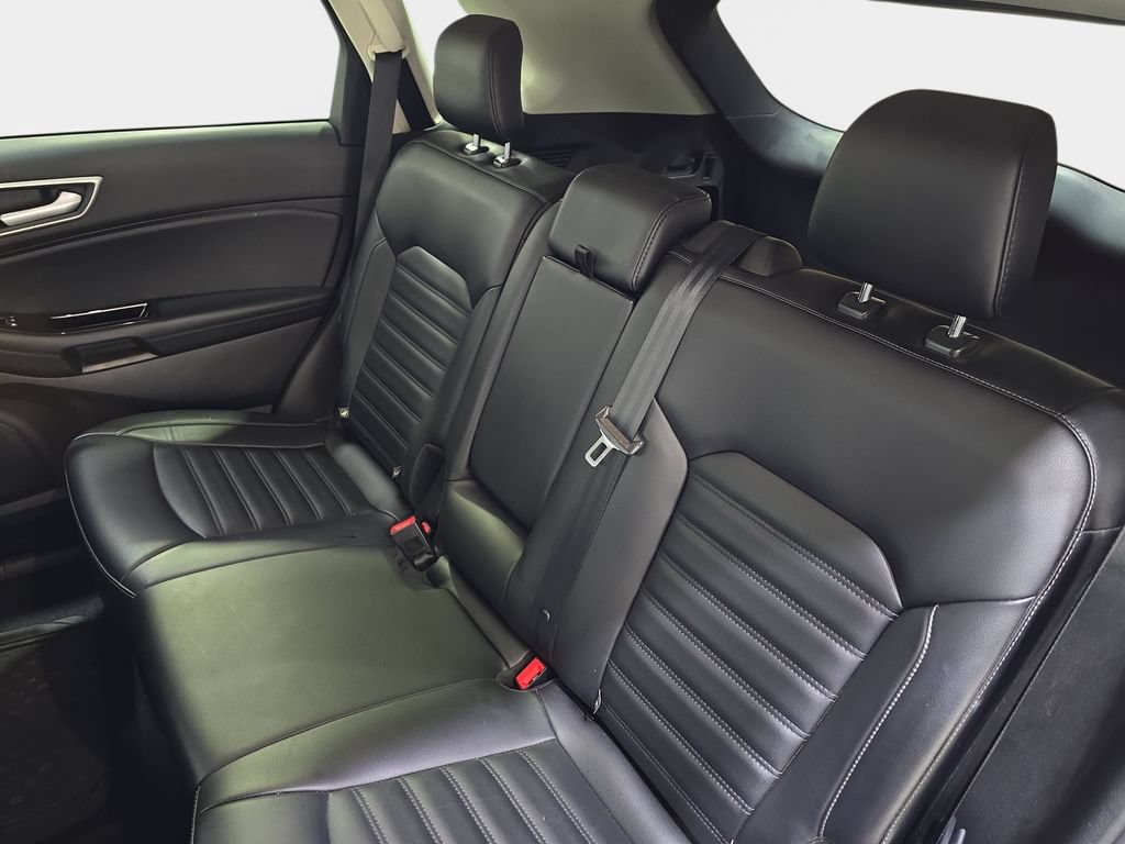 Used 2019 Ford Edge SEL w/ Equipment Group 201A FWD image 14