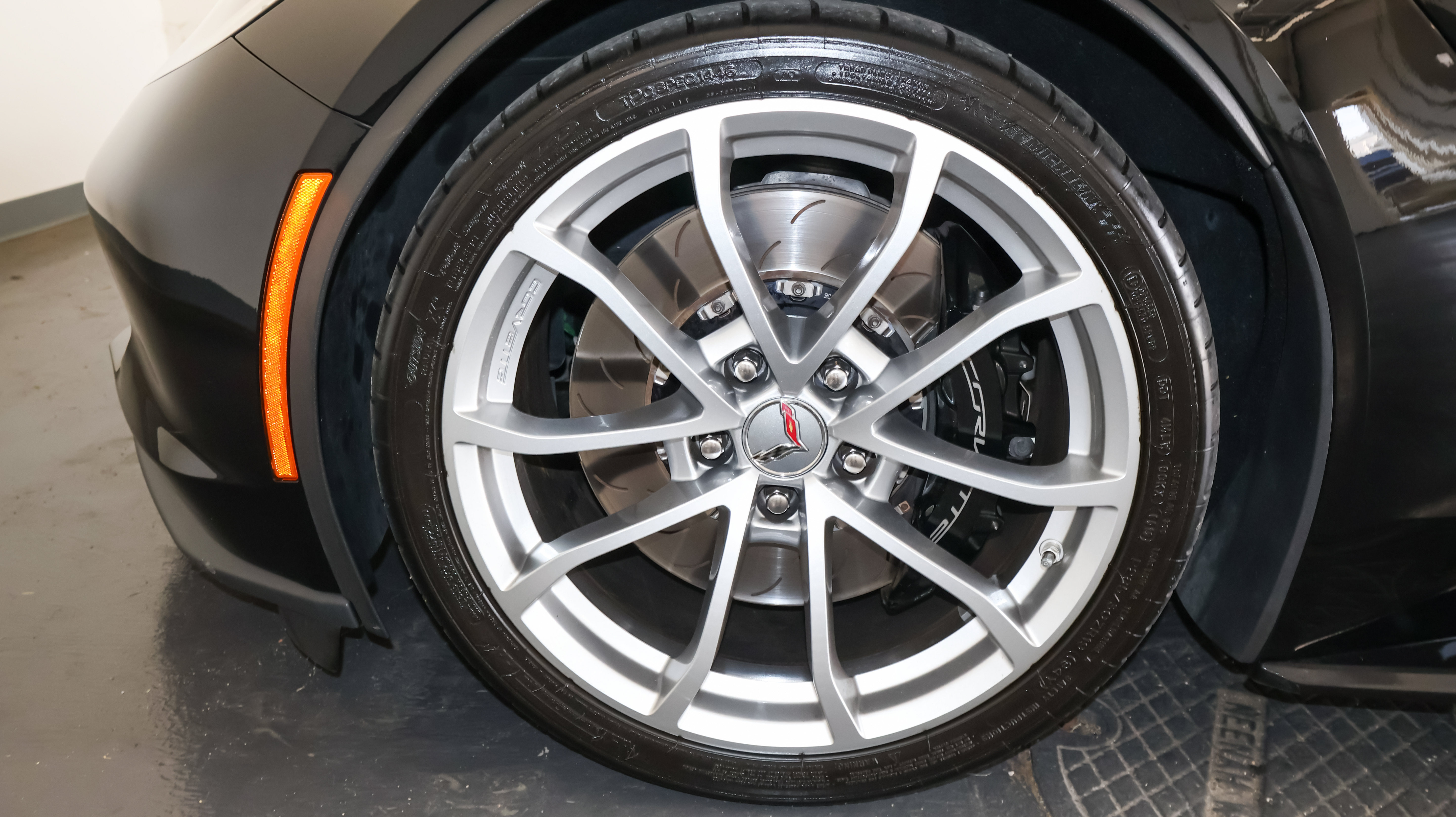 Used 2019 Chevrolet Corvette Grand Sport RWD image 32