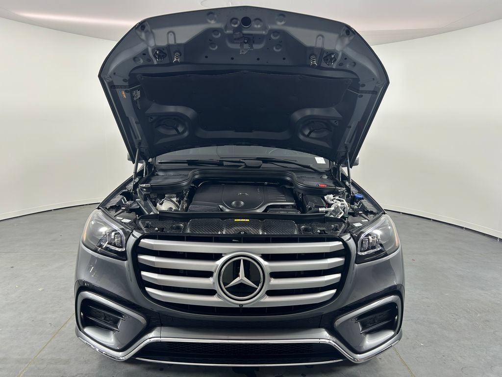 Used 2025 Mercedes-Benz GLS 450 4MATIC image 32