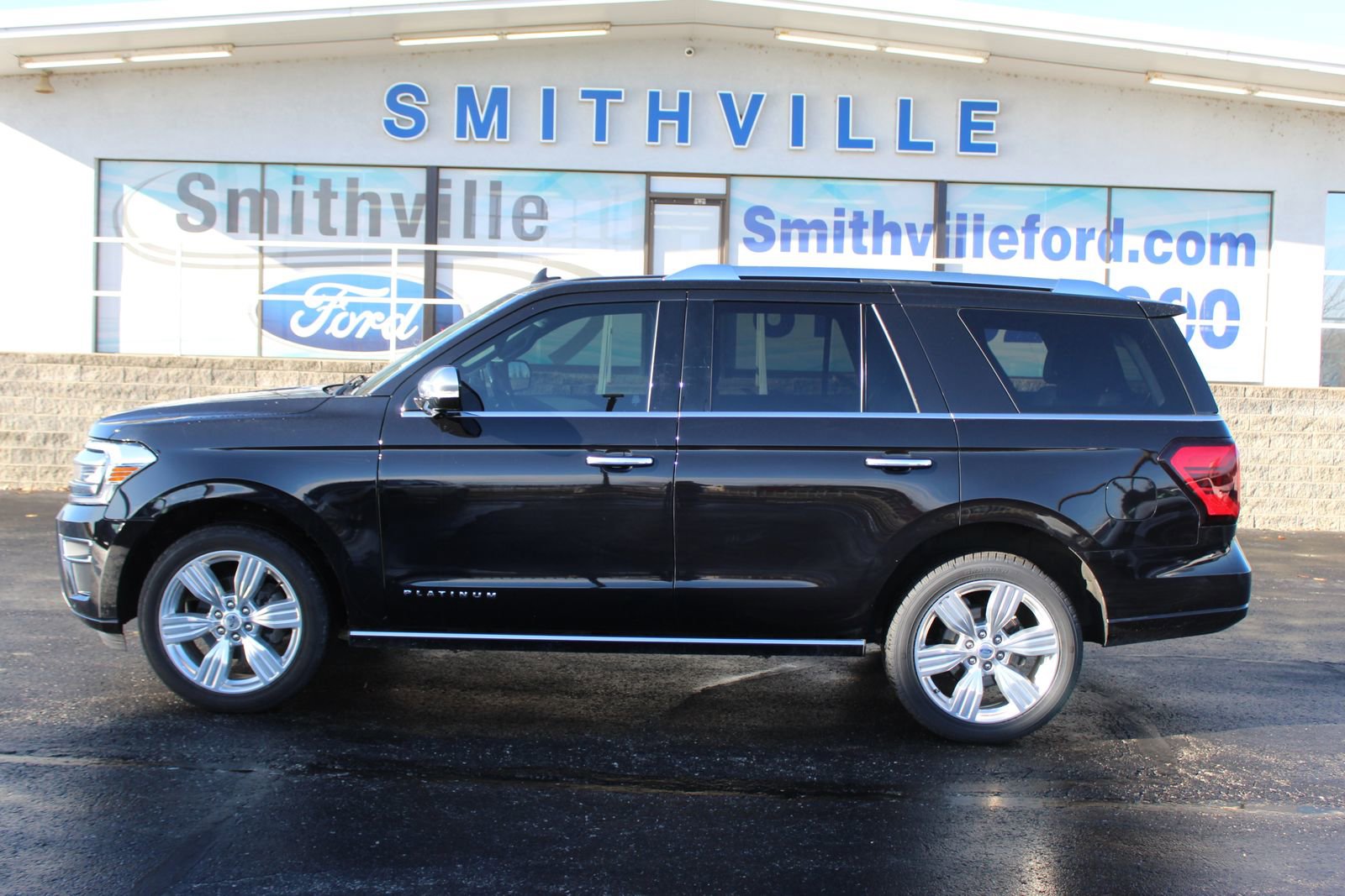 Used 2023 Ford Expedition Platinum image 4