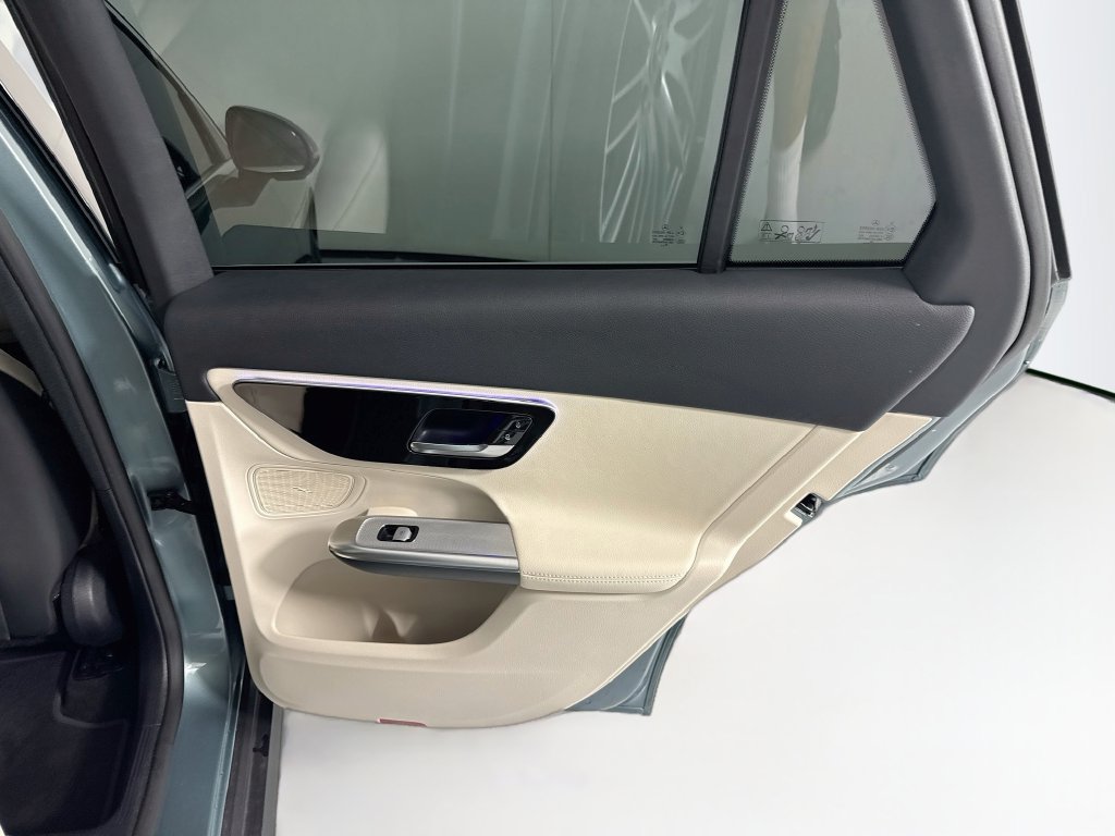 Certified 2026 Mercedes-Benz GLC 300 image 27