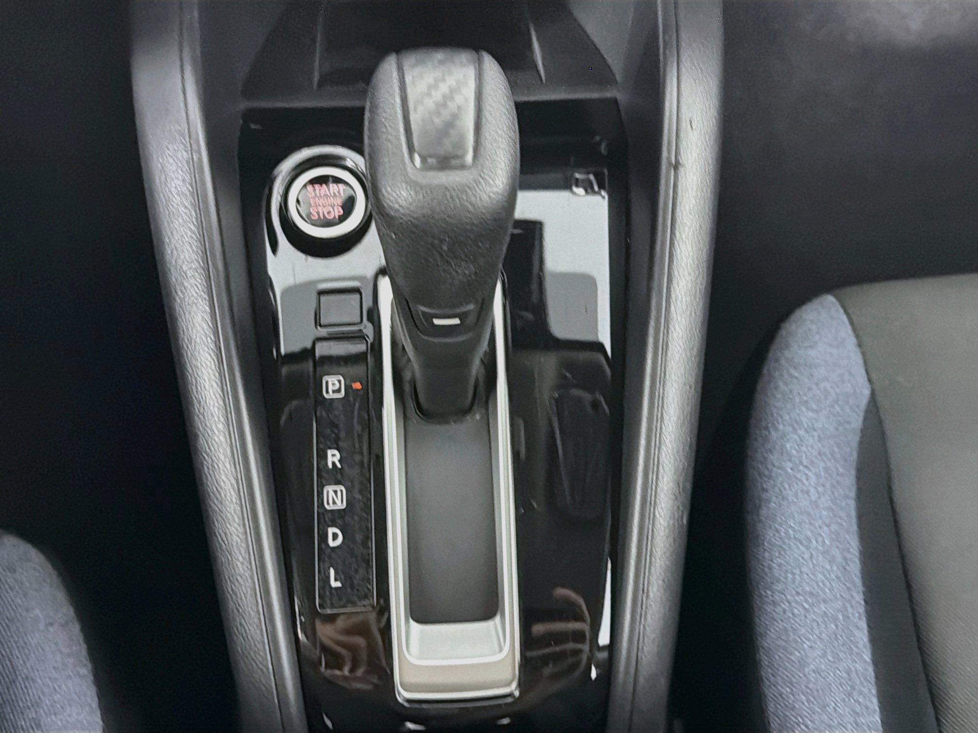 Used 2025 Nissan Versa SV FWD image 25