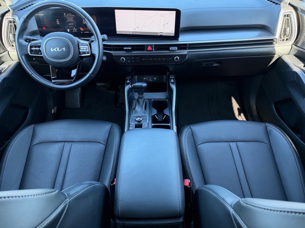 Used 2024 Kia Sorento S w/ Panoramic Sunroof Package image 16