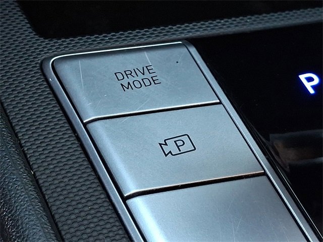 Used 2024 Hyundai Elantra SEL image 25