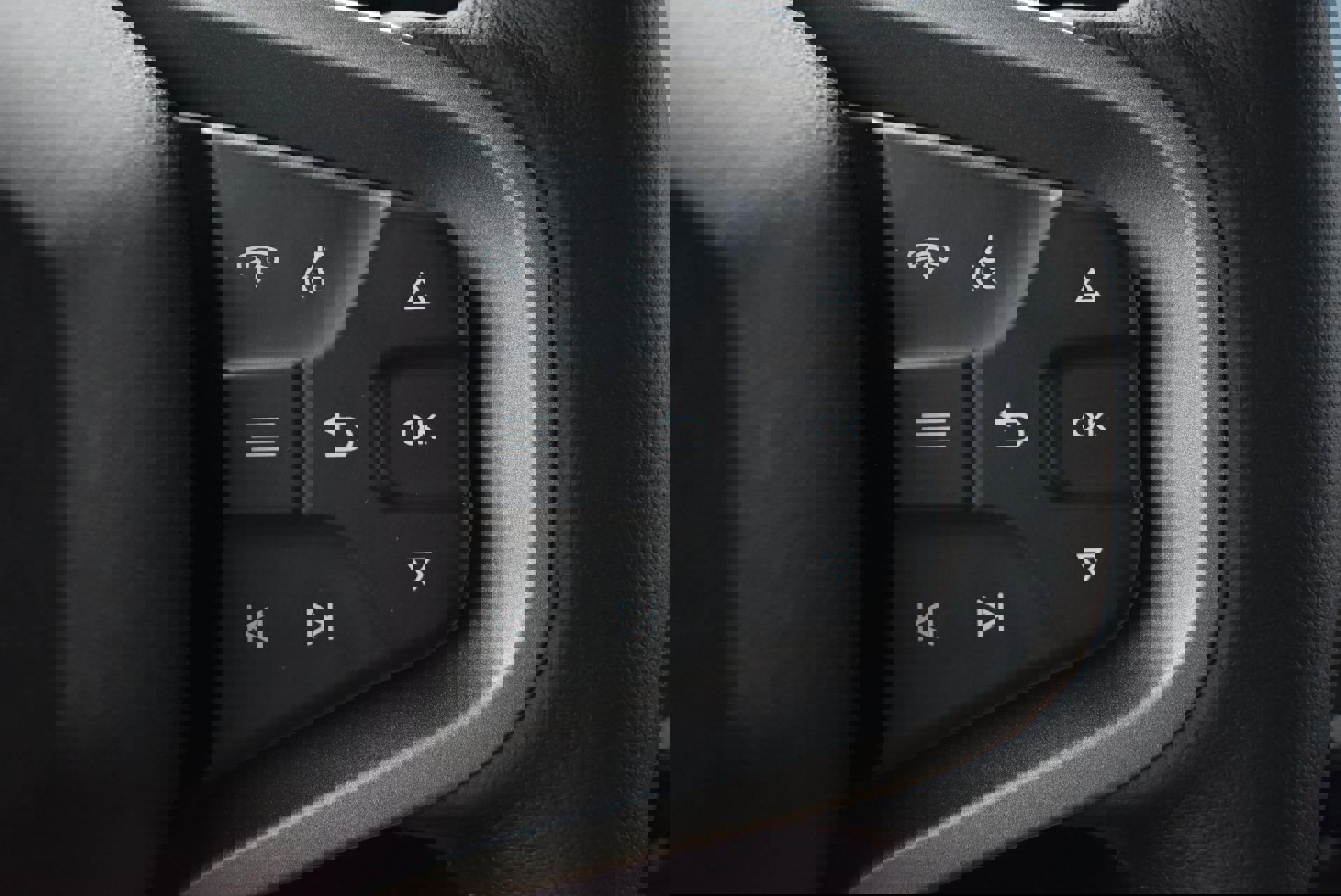 New 2025 Ford Bronco Badlands image 15