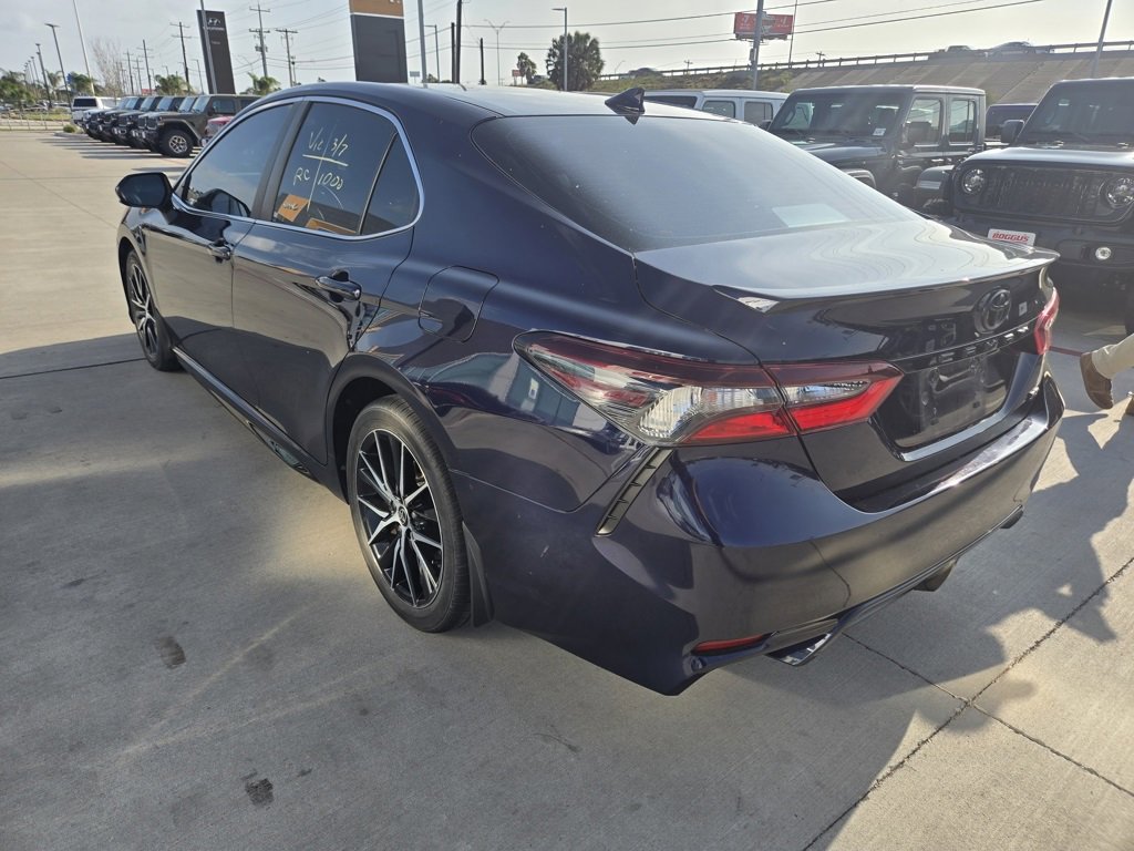 Used 2021 Toyota Camry SE image 5