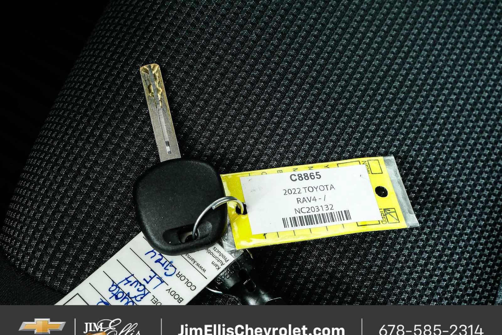 Used 2022 Toyota RAV4 LE FWD image 35