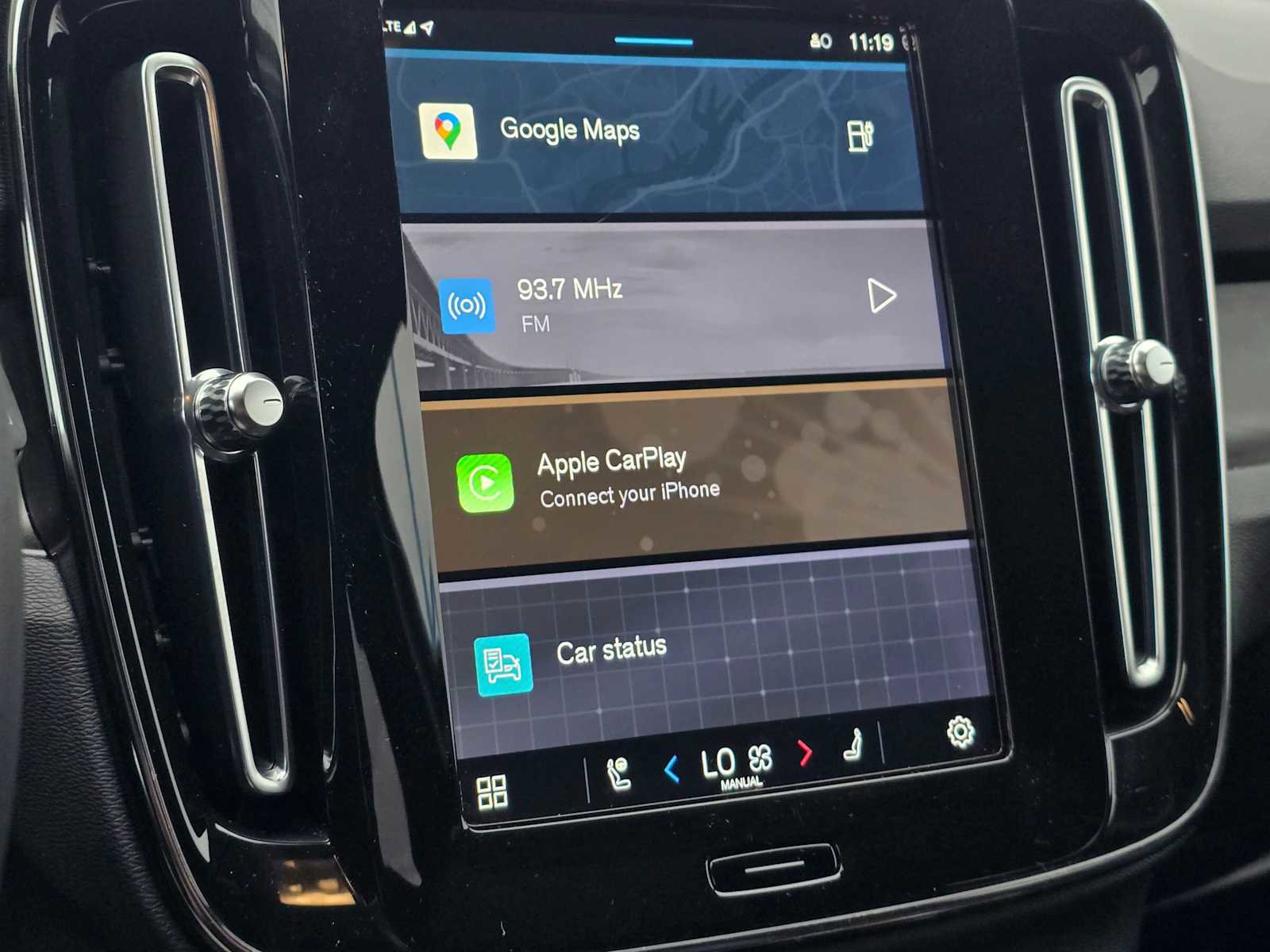 Used 2023 Volvo XC40 Recharge Ultimate w/ Protection Package Premier image 28