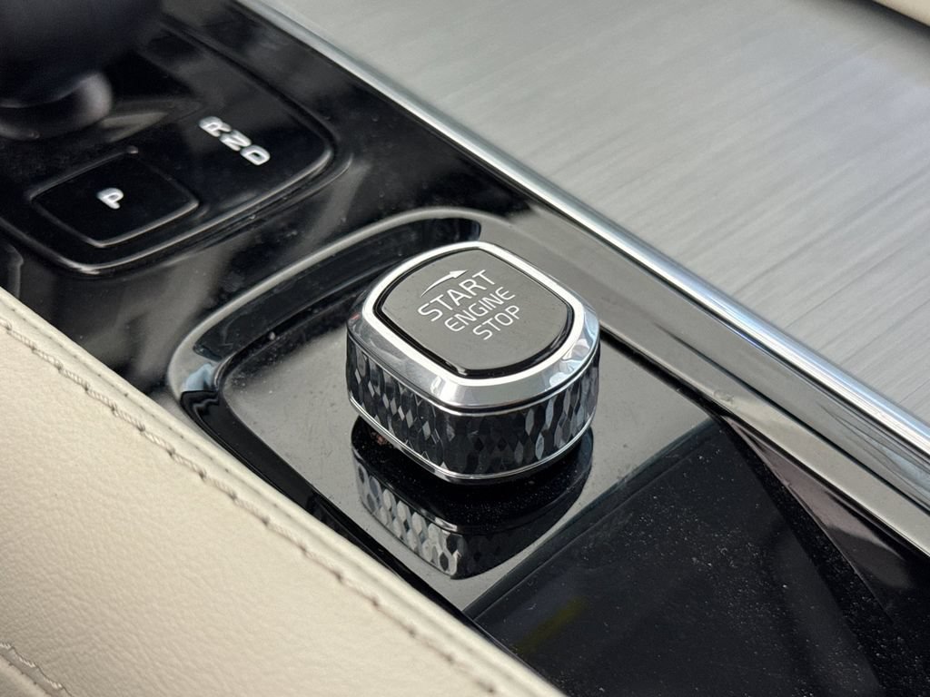 Certified 2024 Volvo XC90 B5 Core w/ Climate Package AWD/4WD image 23