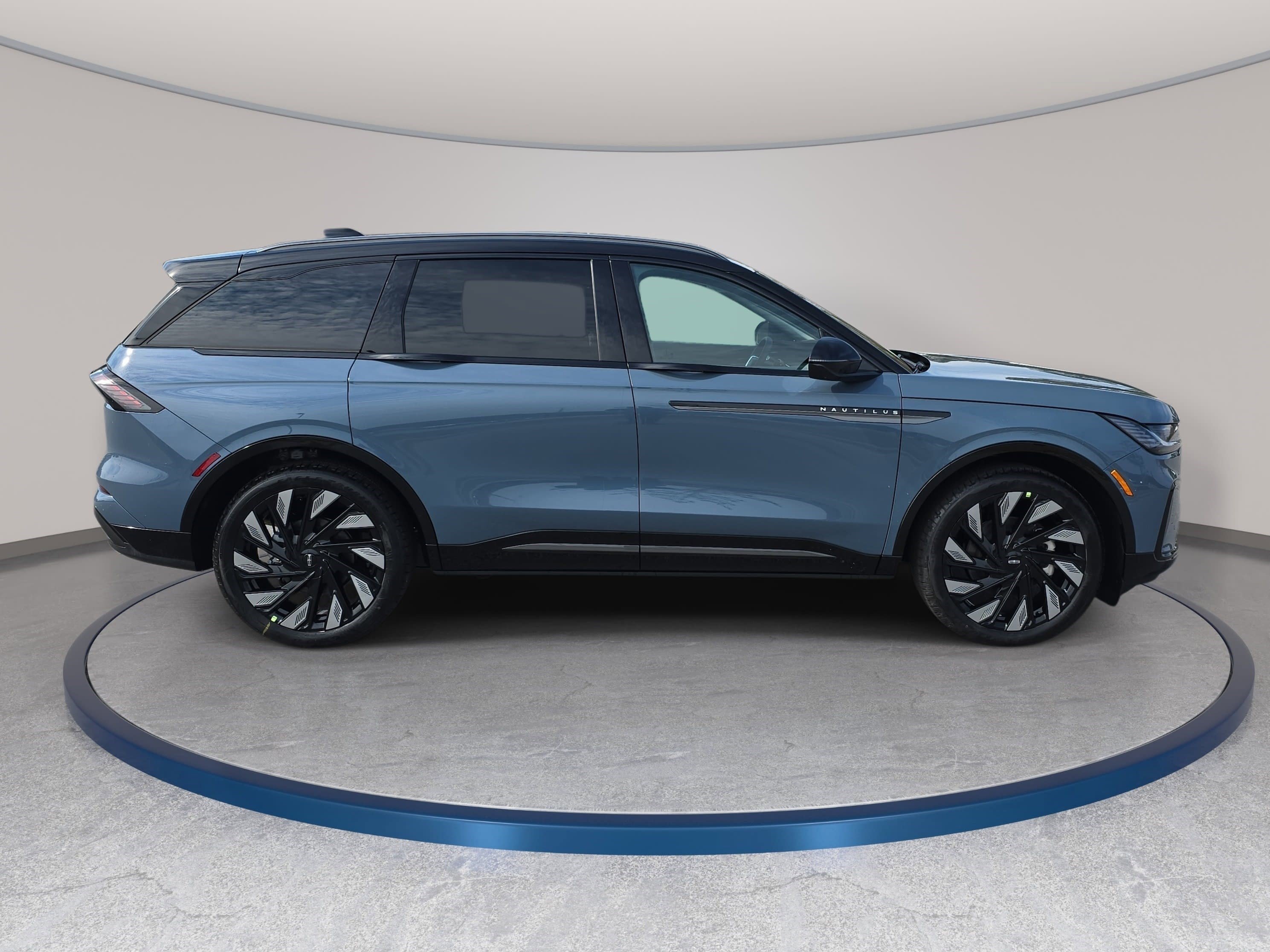 New 2026 Lincoln Nautilus Reserve w/ Jet Appearance Package AWD/4WD image 4