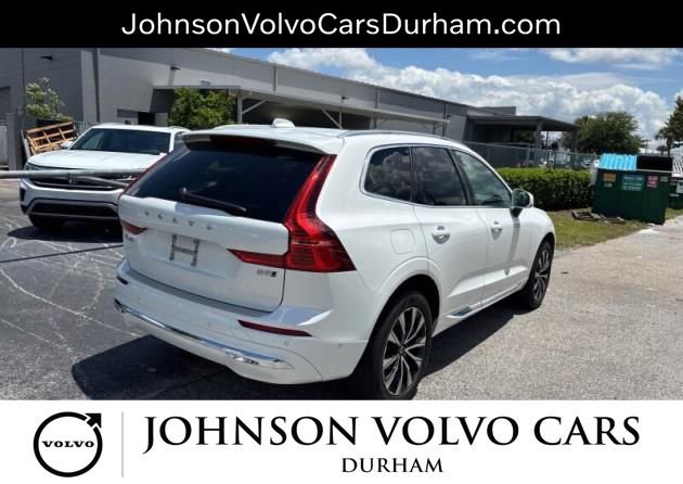 Used 2023 Volvo XC60 B5 Plus w/ Climate Package AWD/4WD image 3