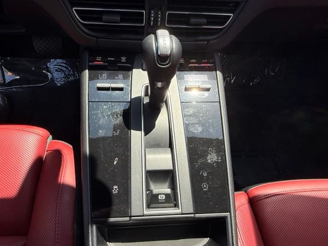 Used 2024 Porsche Macan Turbo AWD/4WD image 17