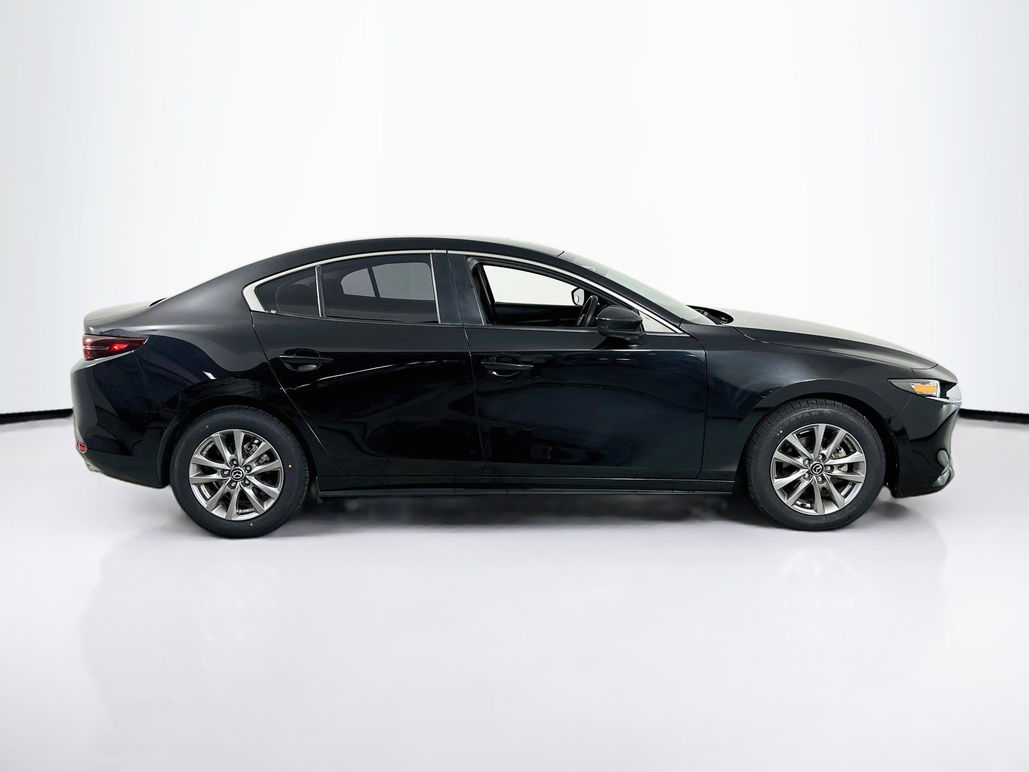 Used 2021 MAZDA MAZDA3 s FWD image 4