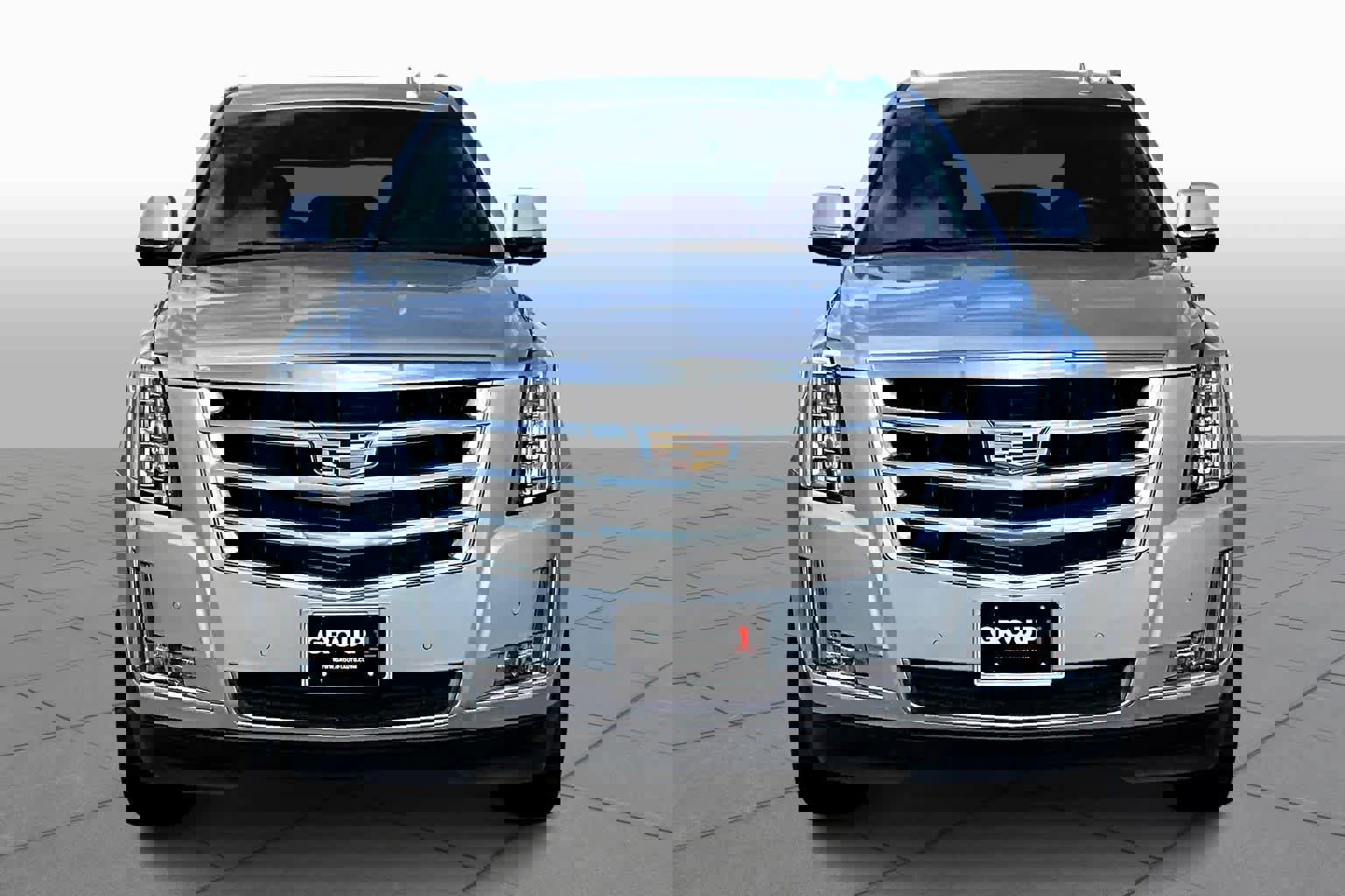 Used 2017 Cadillac Escalade Premium Luxury image 3