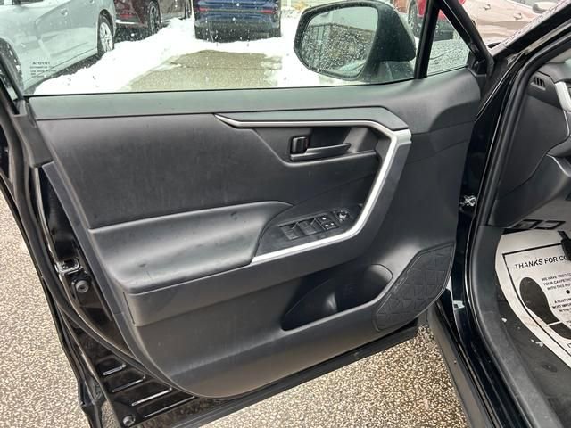 Used 2024 Toyota RAV4 LE image 10