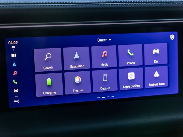 Certified 2025 Porsche Macan Electric image 54