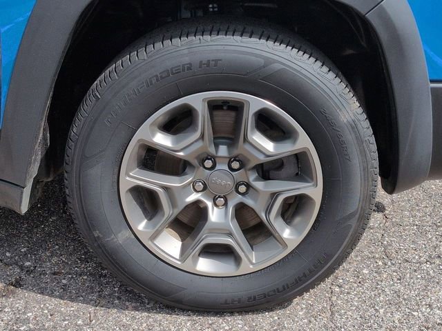 Used 2020 Jeep Cherokee Trailhawk w/ Comfort/Convenience Group image 10