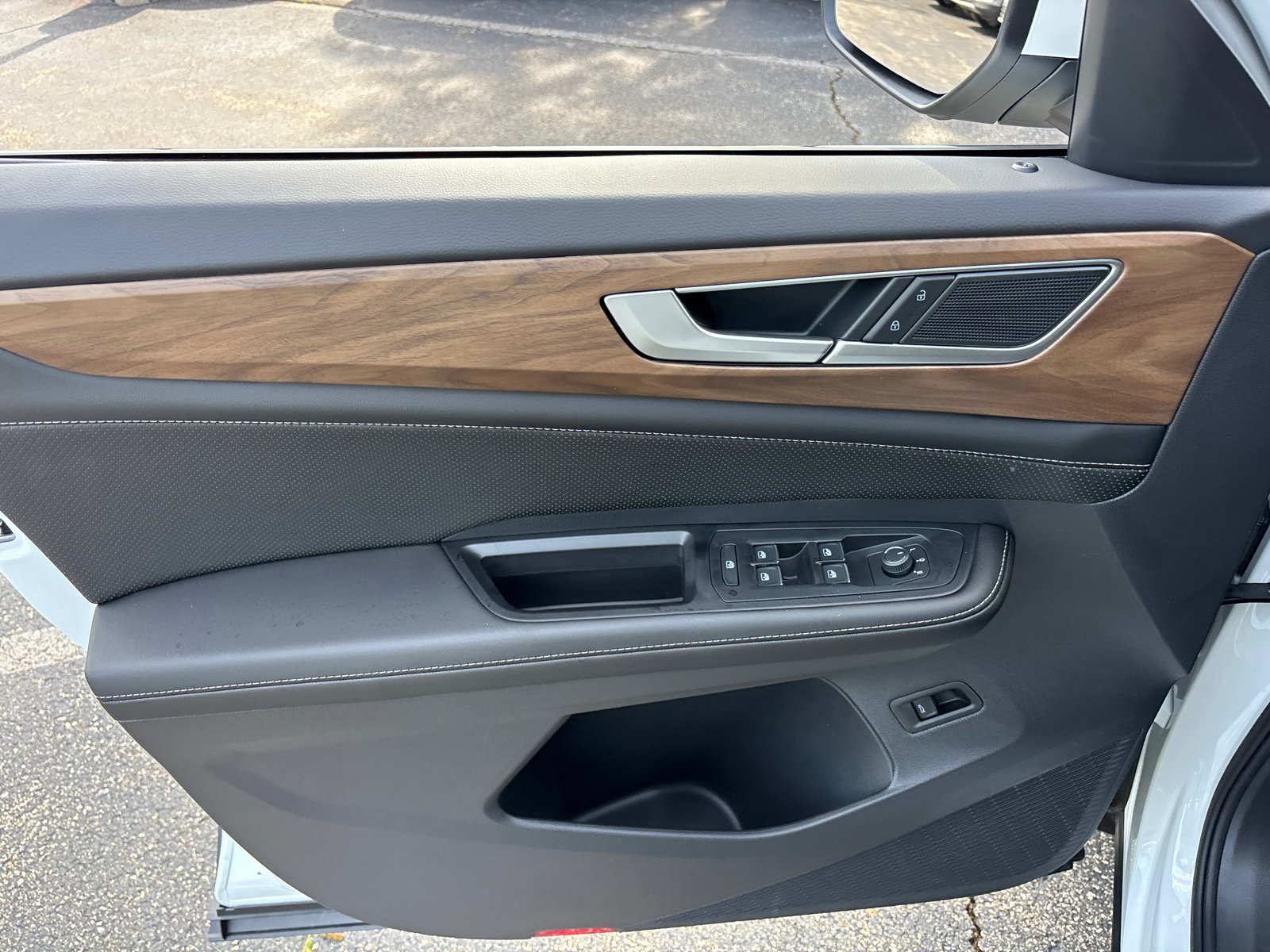 New 2026 Volkswagen Atlas SE FWD image 11
