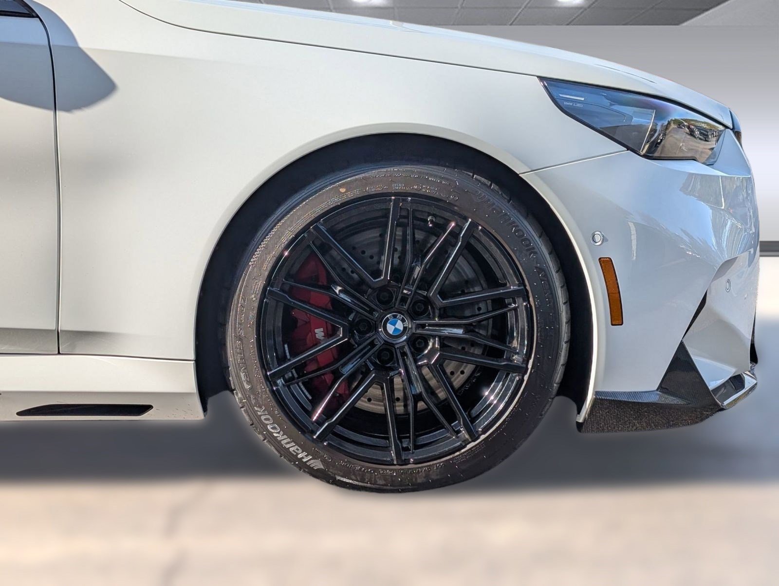 Used 2025 BMW M5 w/ Carbon Package image 11