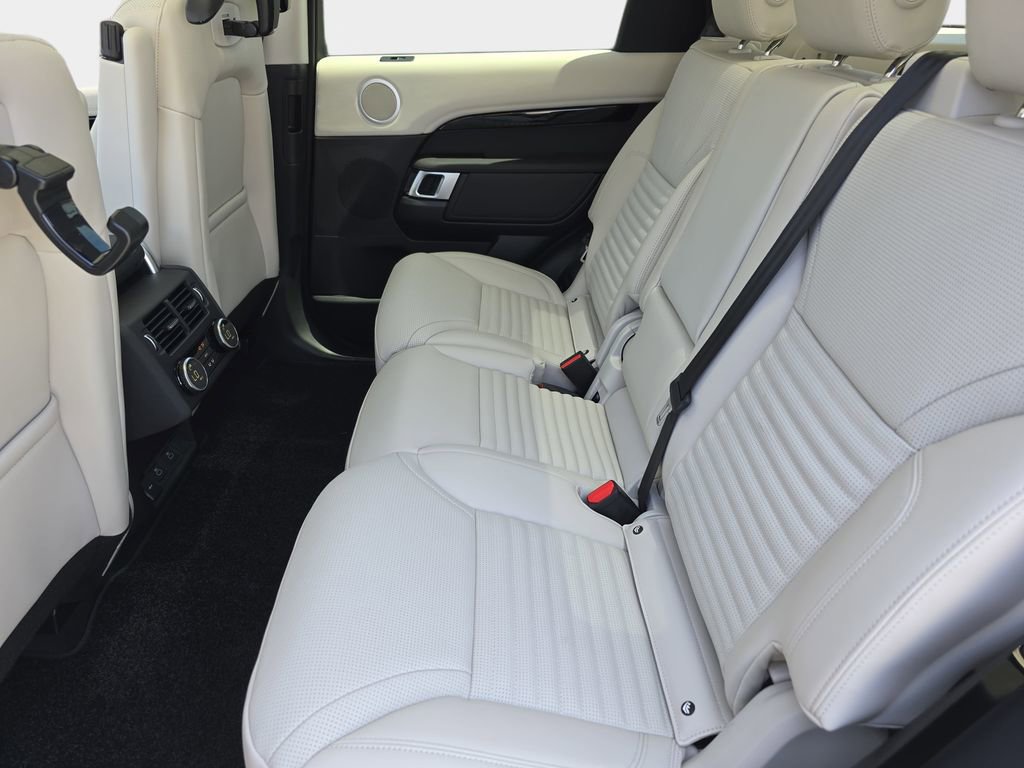New 2026 Land Rover Discovery S AWD/4WD image 16