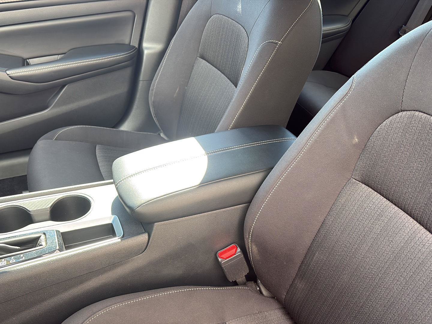Used 2025 Nissan Altima 2.5 SV FWD image 19