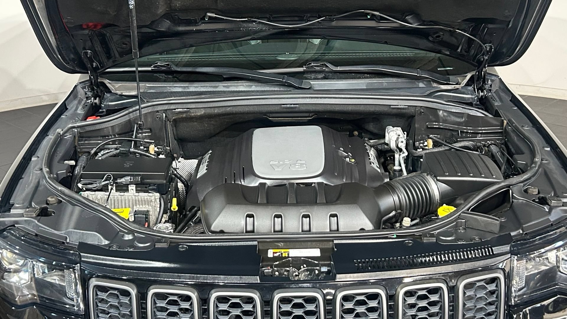 Used 2019 Jeep Grand Cherokee Trailhawk AWD/4WD image 88