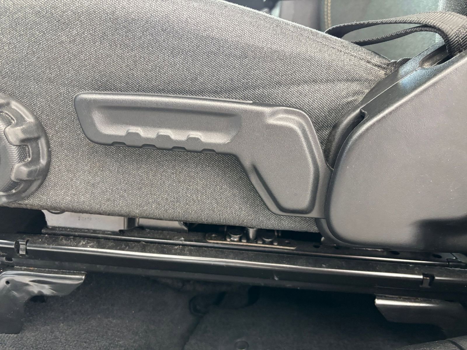 Used 2025 Jeep Wrangler Sahara AWD/4WD image 22