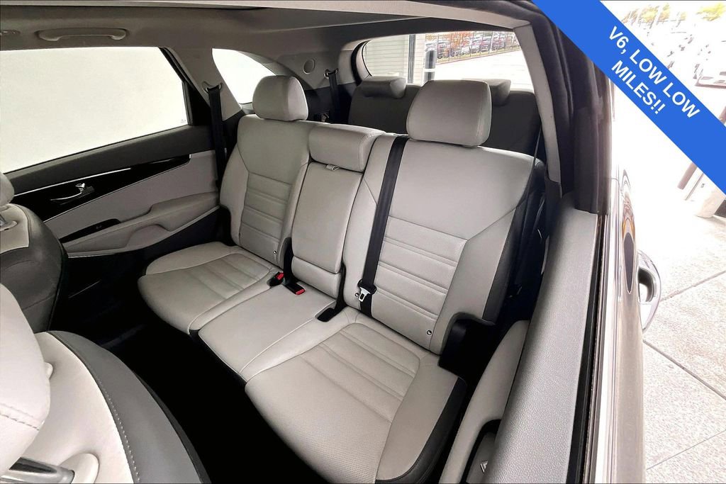 Used 2020 Kia Sorento SX image 34