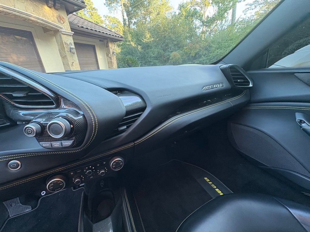 Used 2019 Ferrari 488 GTB RWD image 14